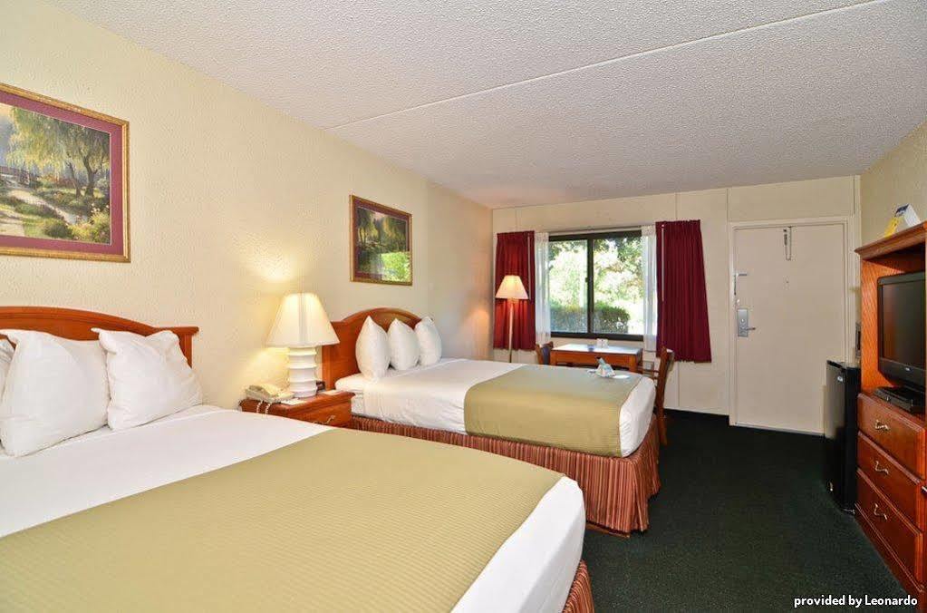 Best Western Crossroads Inn DeFuniak Springs Szoba fotó
